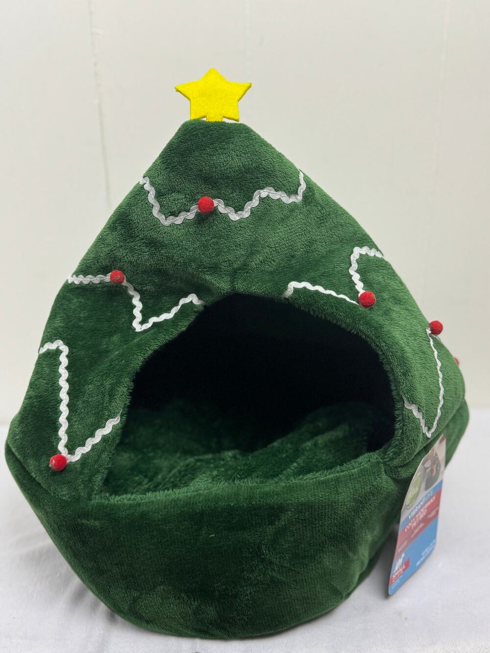 Vibrant Life Cozy Hideaway Christmas Tree Pet Bed, NWT